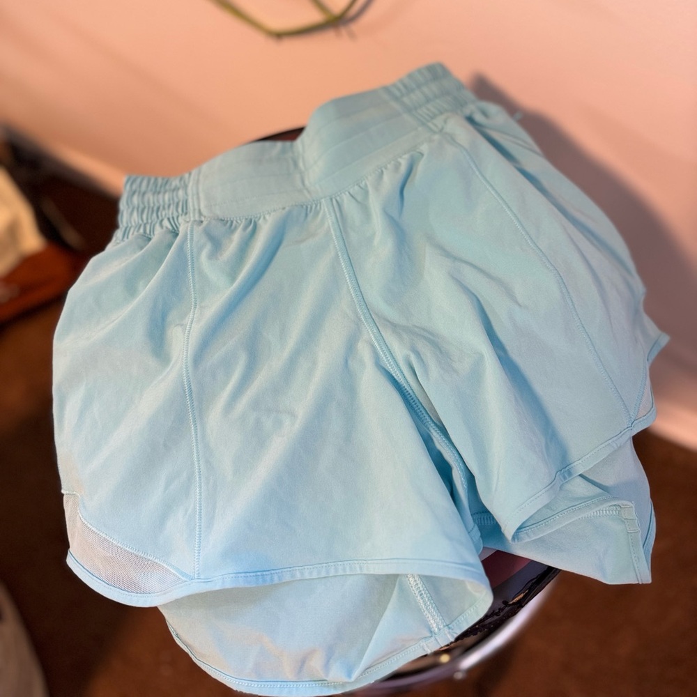 Lululemon hotty hot lined 4” shorts